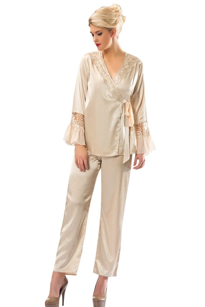 Deluxerie Pyjama Saet Alluring Gift
